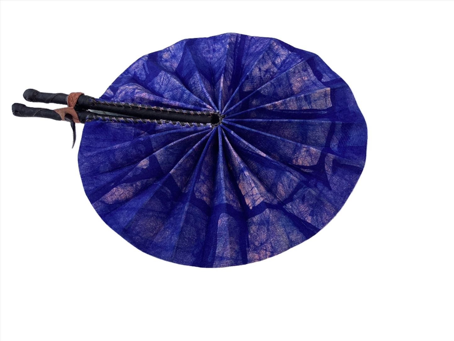 Abanico con estampado de cera africana, hecho a mano en Ghana