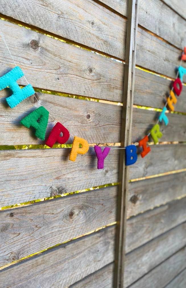 Felt HAPPY BIRTHDAY Garland
