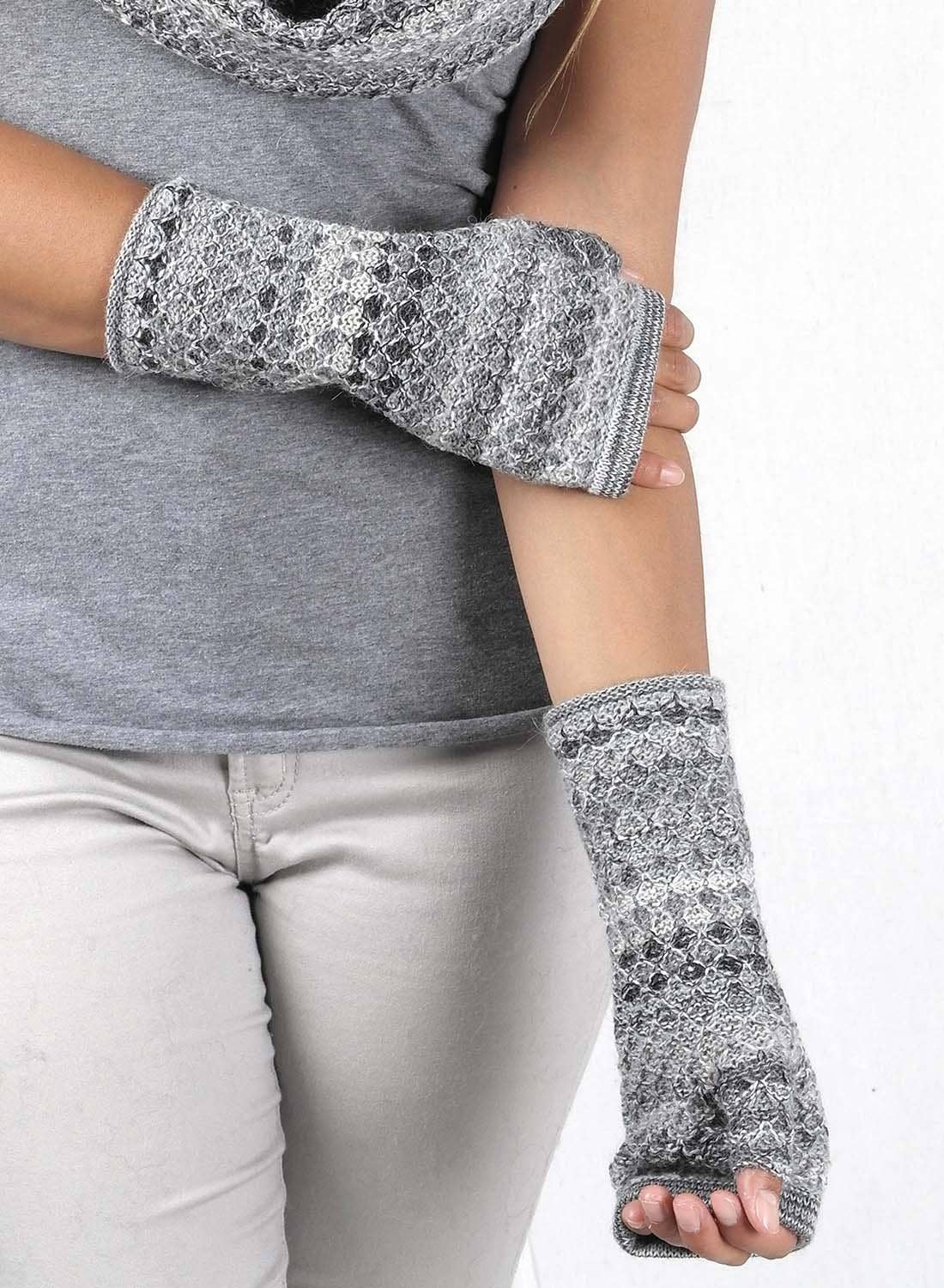 Alpaca Gloves - Printed - Monochrome