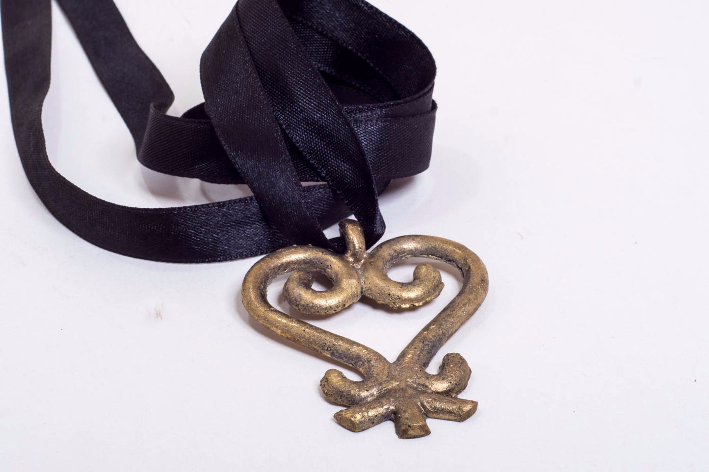 Colgante Corazón Adinkra
