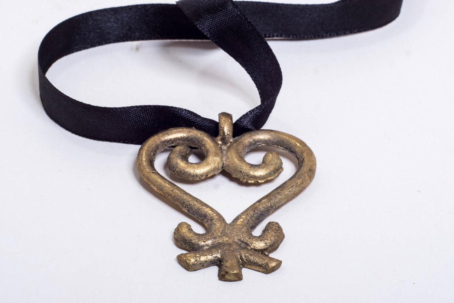 Colgante Corazón Adinkra