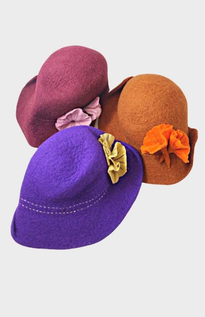 Felt Hat w/Flower