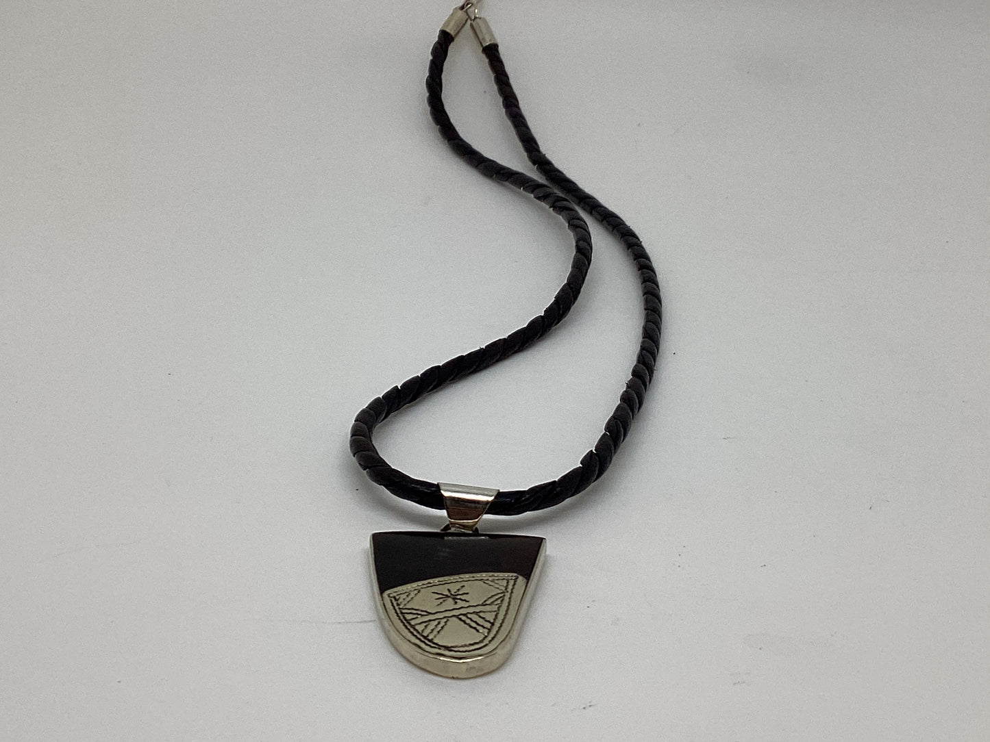 Tuareg ebony small pendant necklace