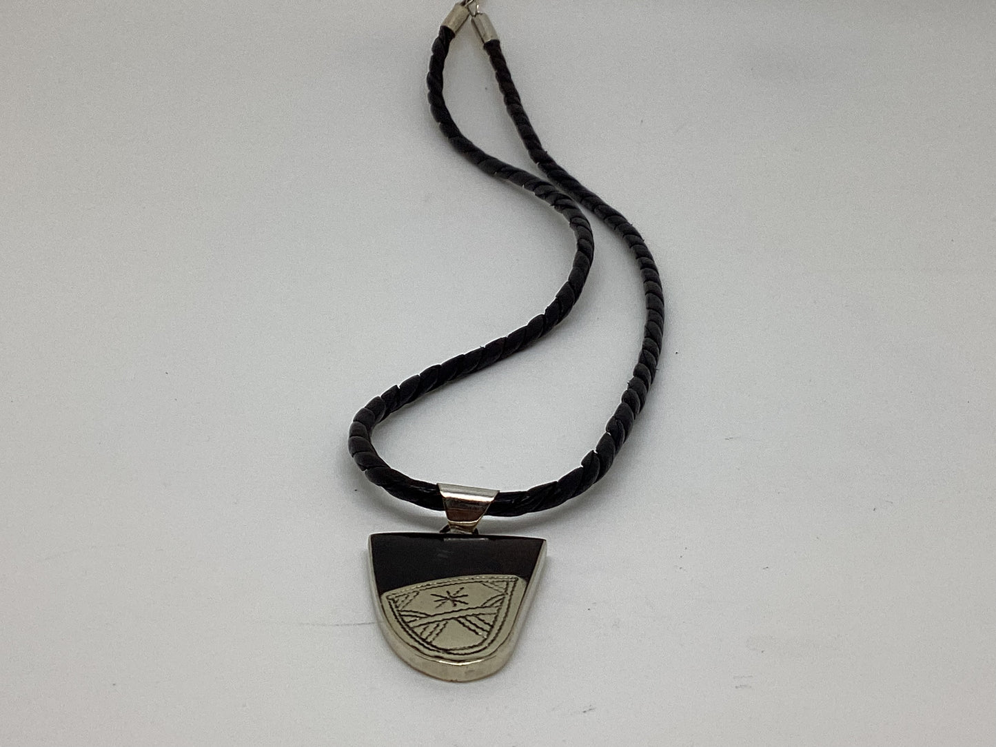 Tuareg ebony small pendant necklace