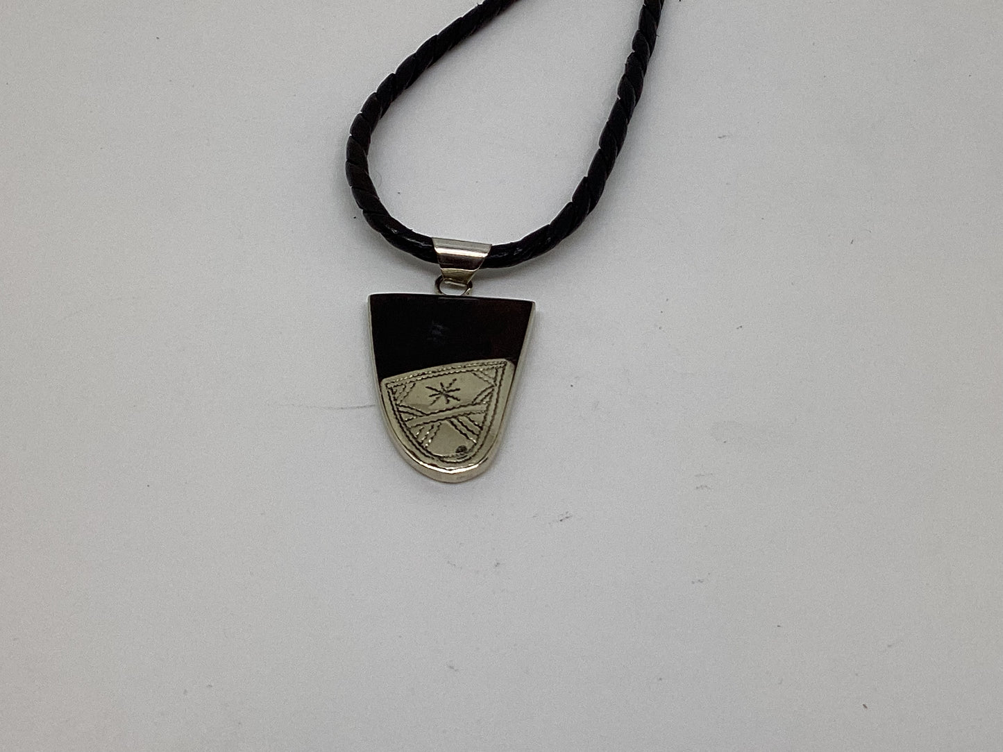 Collar colgante pequeño tuareg de ébano