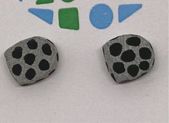 Pendientes de poste de arenisca