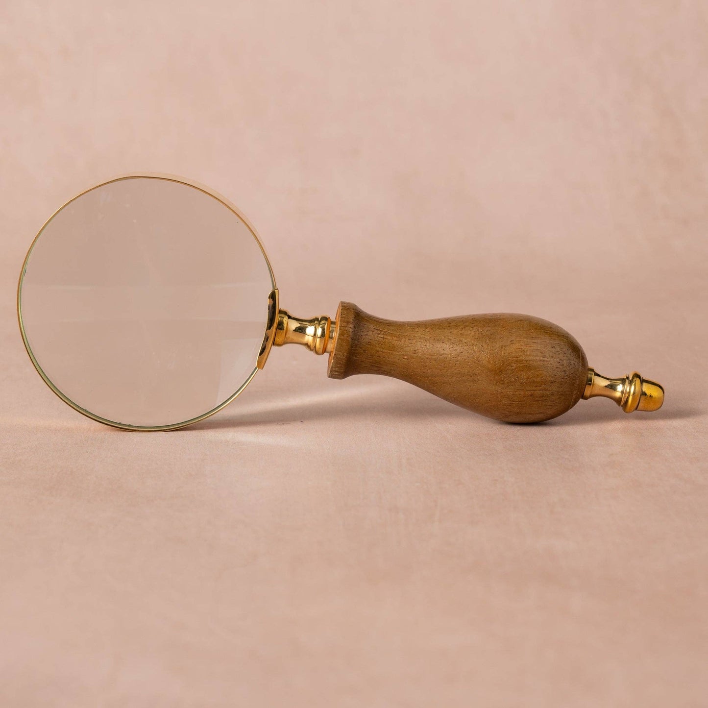 Pakadana Magnifying Glass