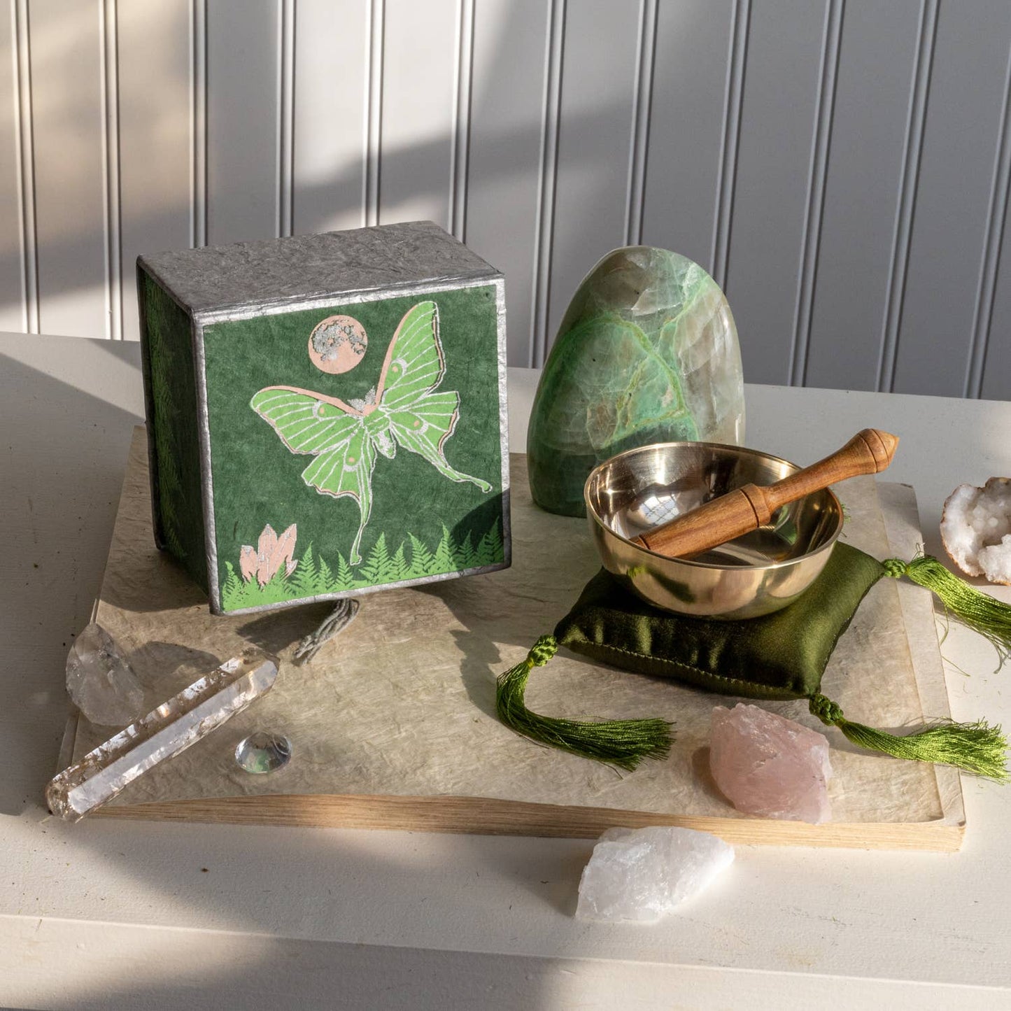 3.5'' Luna Moth Meditation Bowl Box