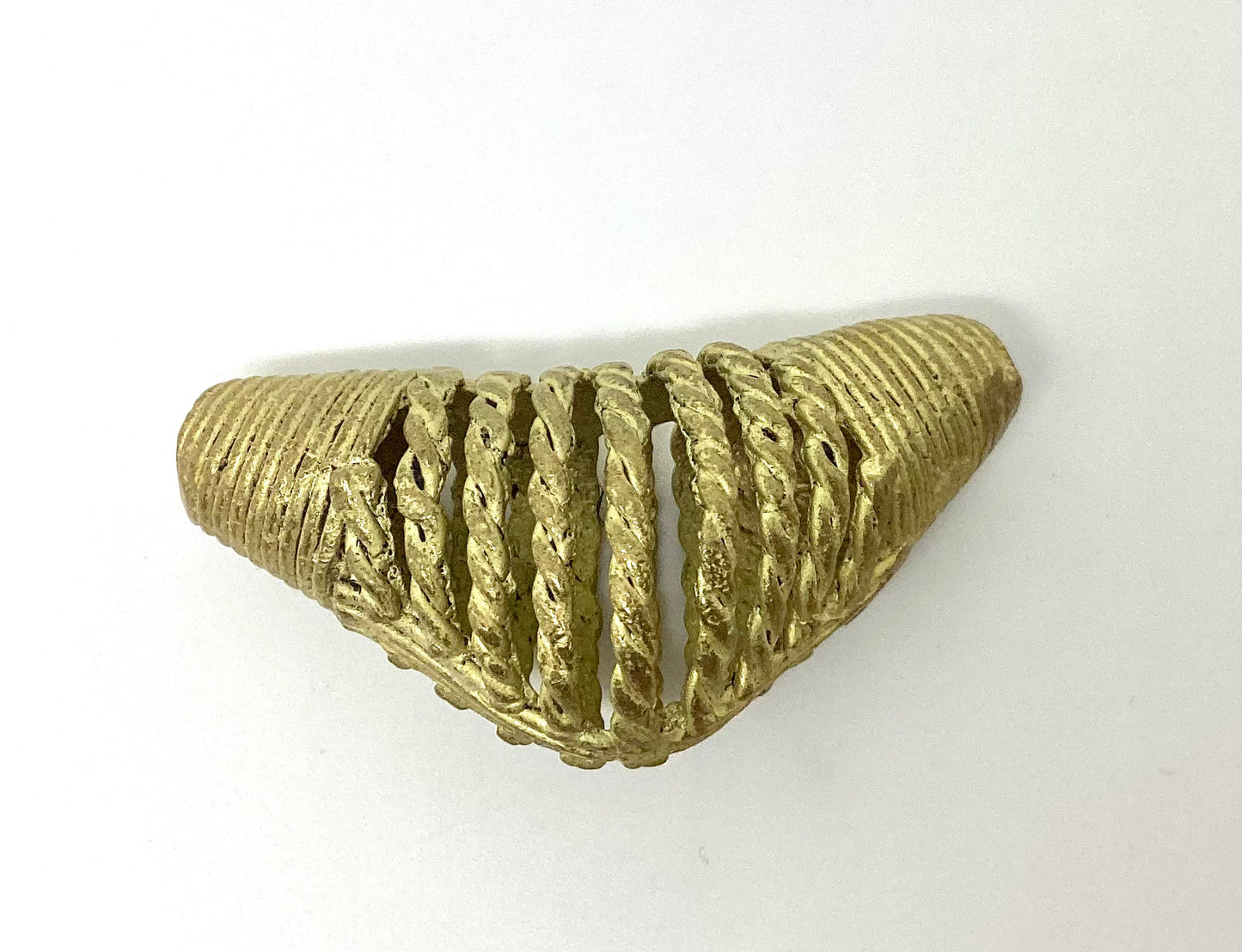Colgante de cuentas de latón