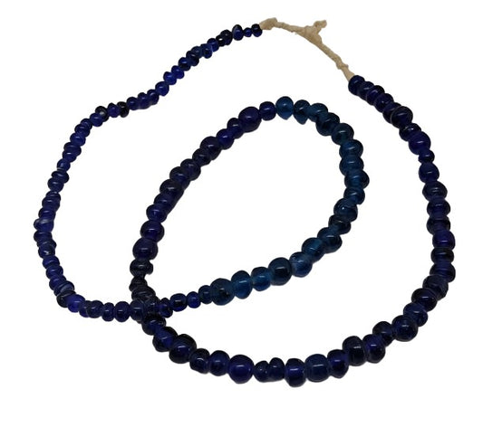 Glass bead strand