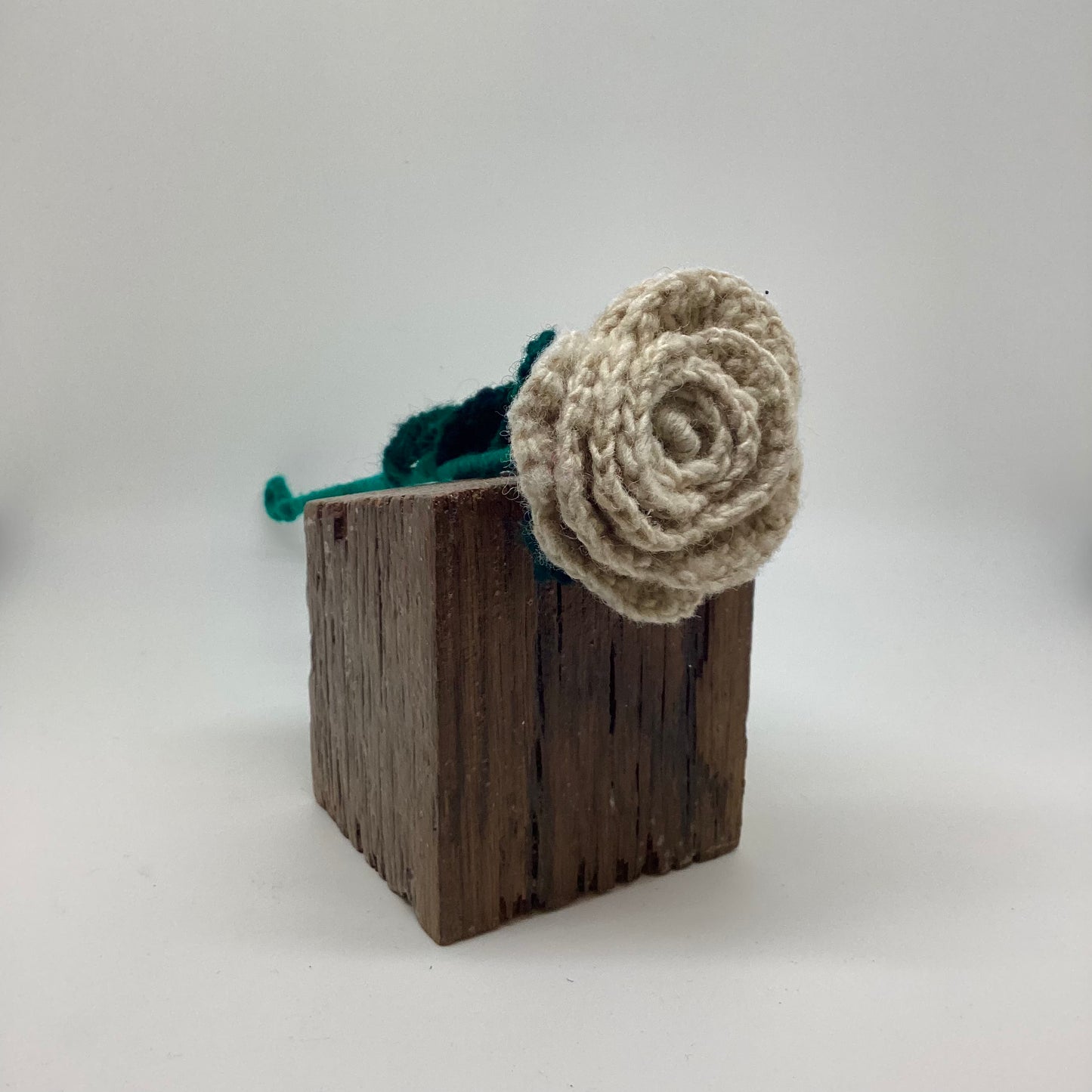 crochet-rose-grey
