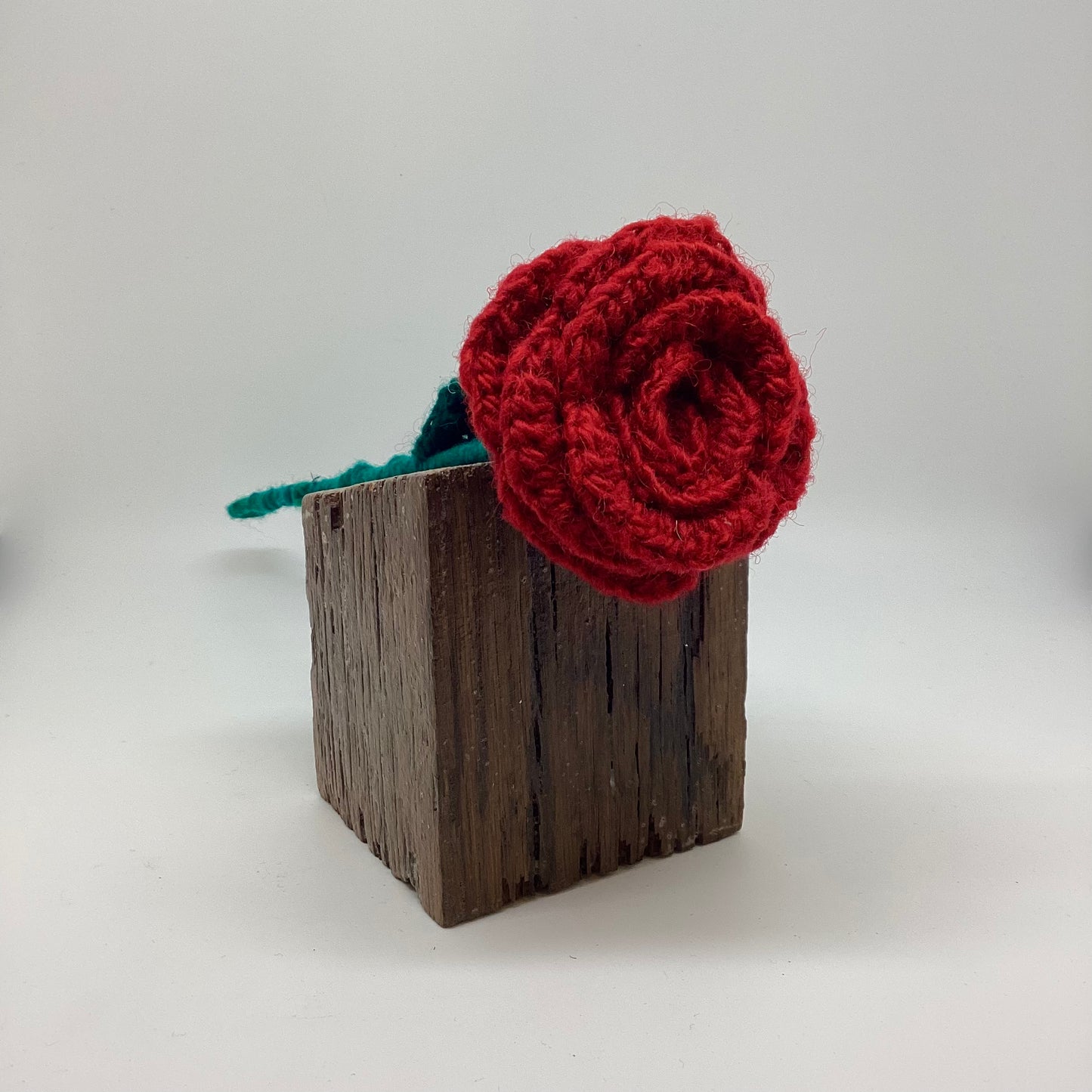 crochet-rose-red