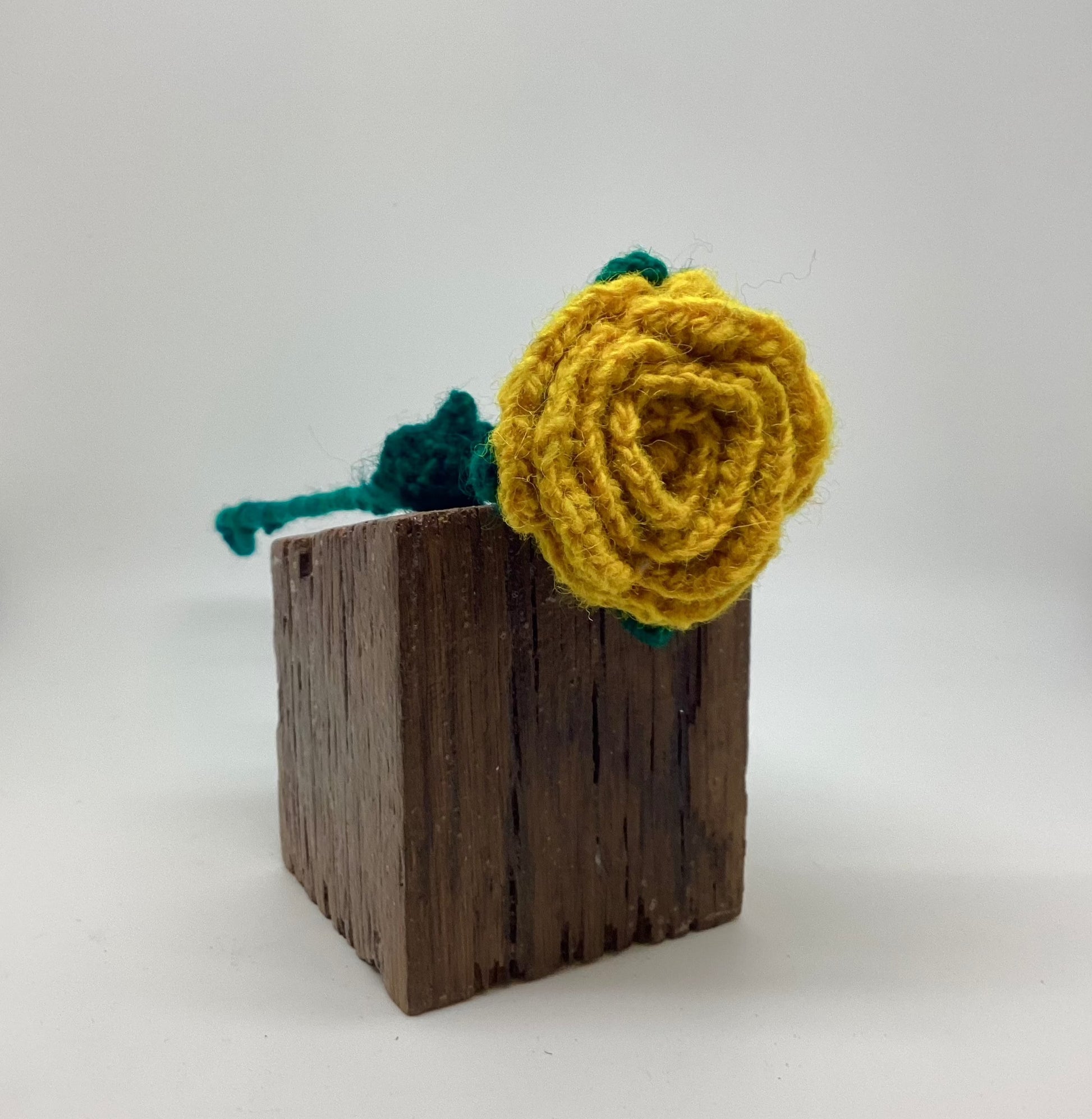 crochet-rose-yellow-single