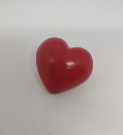 Corazones africanos de esteatita, tallados a mano en Kenia